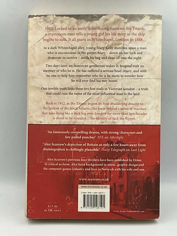 The Candle Man - Alex Scarrow | Soft Cover Large Format