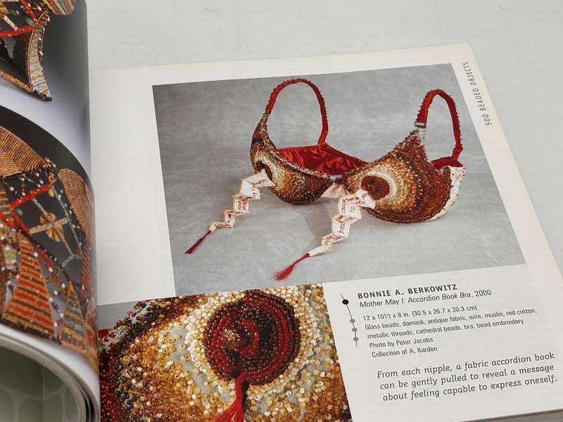 500 Beaded Objects: New Dimensions in Contemporary Beadwork
