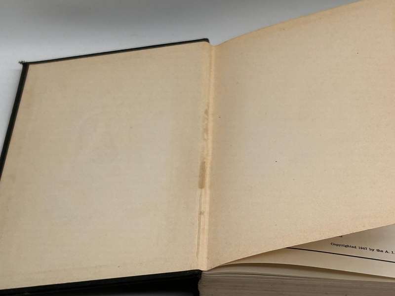 ABC and XYZ of Bee Culture  The A.I Root Bee Library 1947 Edition
