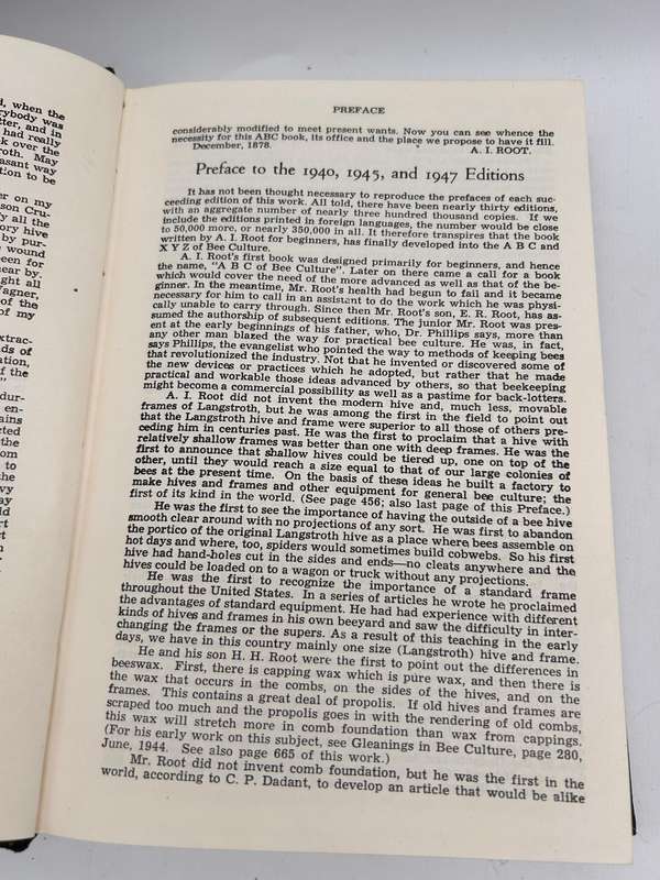 ABC and XYZ of Bee Culture  The A.I Root Bee Library 1947 Edition