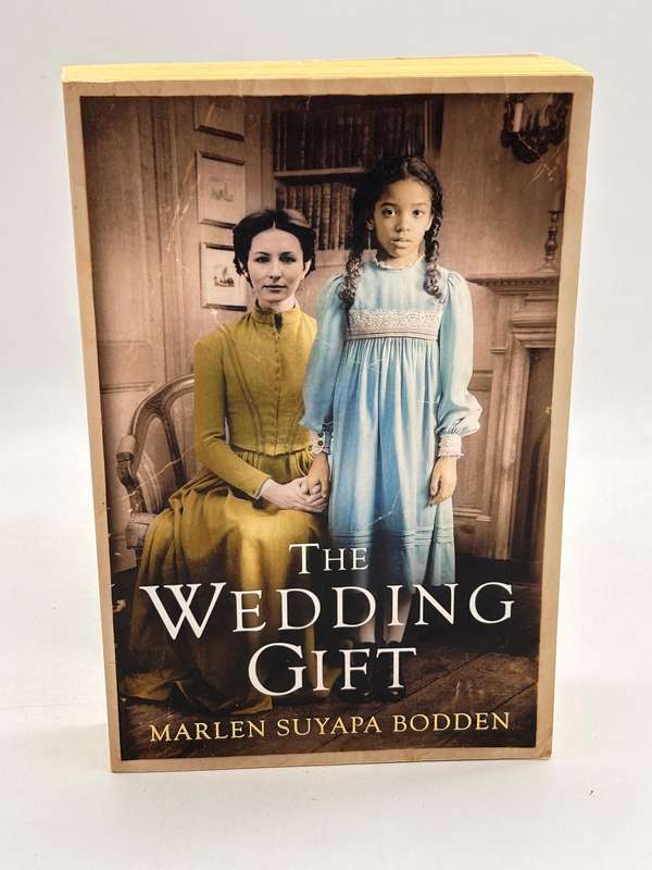 The Wedding Gift - Marlen Suyapa Bodden| Large Format Soft Cover