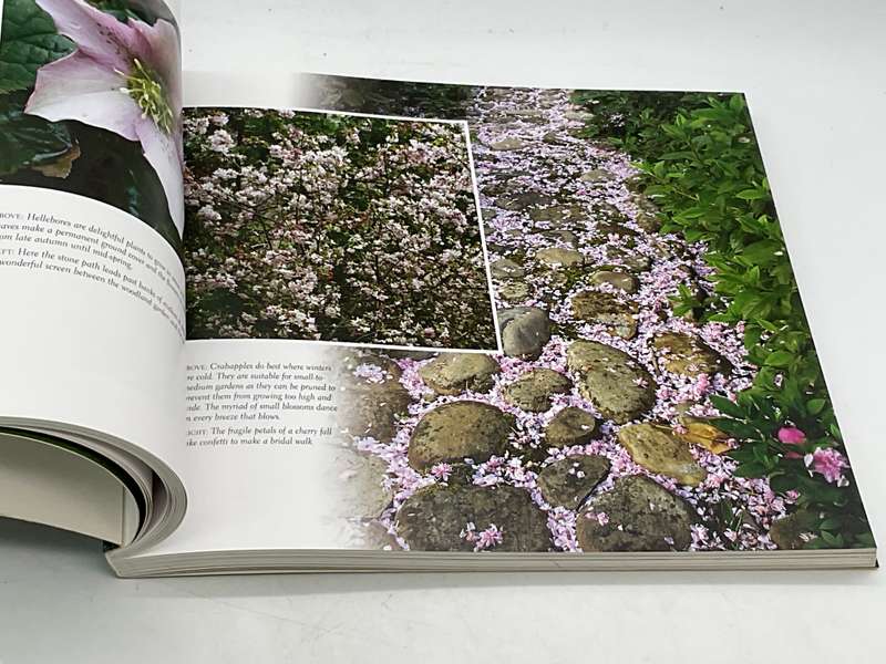 Old Nectar, A Garden For All Seasons by Una Van Der Spuy
