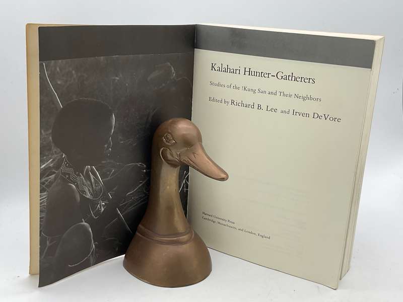 Kalahari Hunter-Gatherers: Studies of the !Kung and Their Neighbors - Richard Lee & Irven DeVore SAN