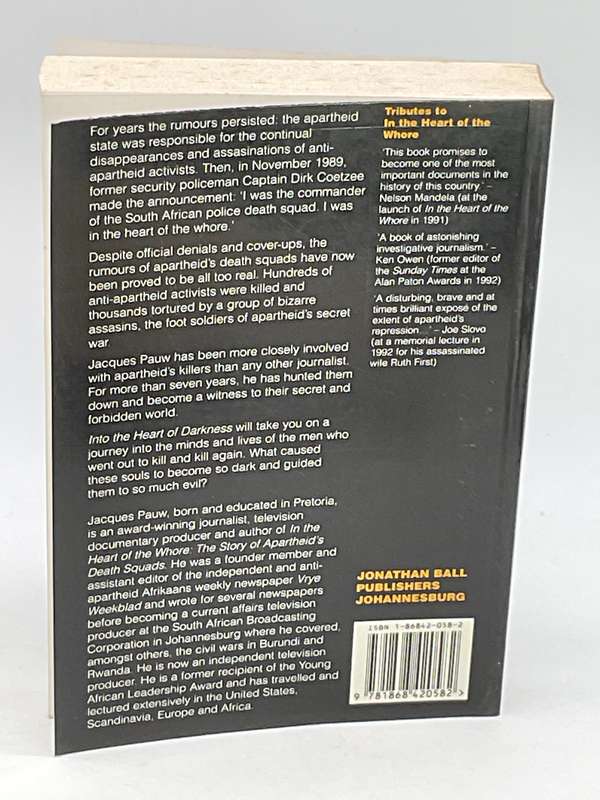 Into the Heart of Darkness: Confessions of Apartheid's Assassins - Jacques Pauw