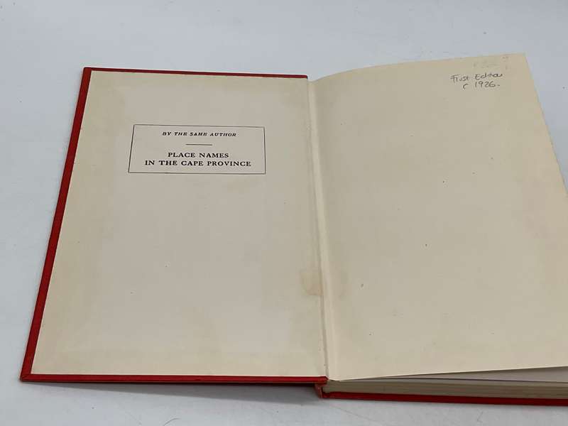 Social Life in the Cape Colony in the 18th Century - Colin Graham Botha