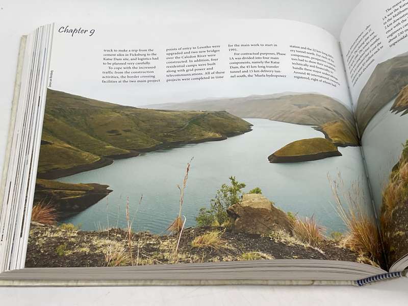 In the Footsteps of Giants Exploring the History of South Africa's Large Dams Van - Lani van Vuuren