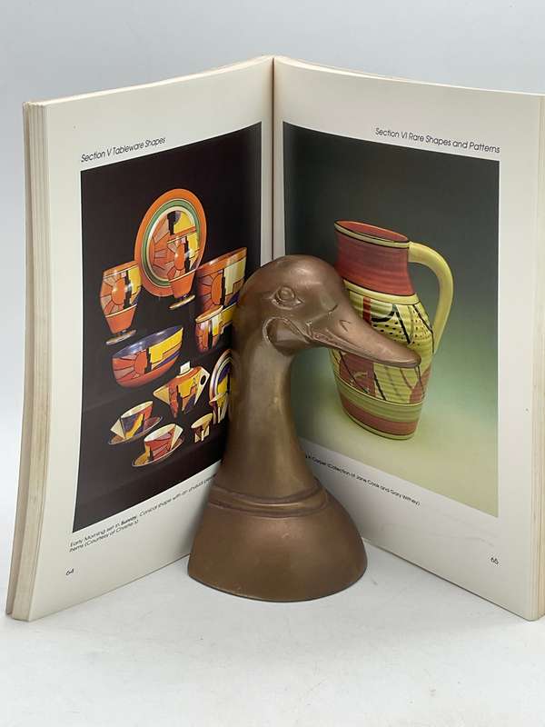 The Colourful World of Clarice Cliff by Howard Watson & Pat Watson