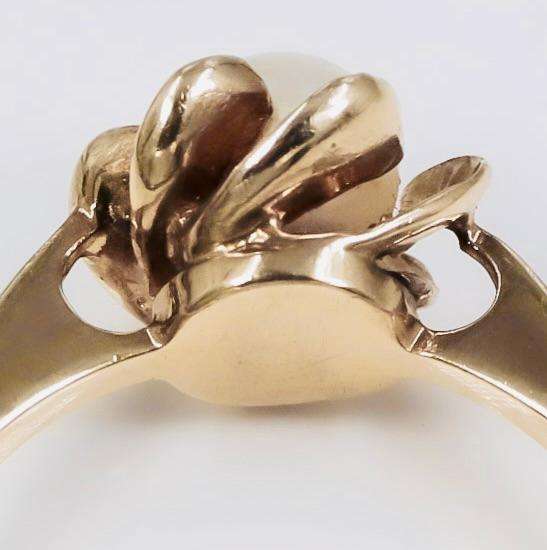 VINTAGE NATURAL FRESHWATER PEARL 9CT YELLOW GOLD RING. LONDON HALLMARKED LIMITED EDITION
