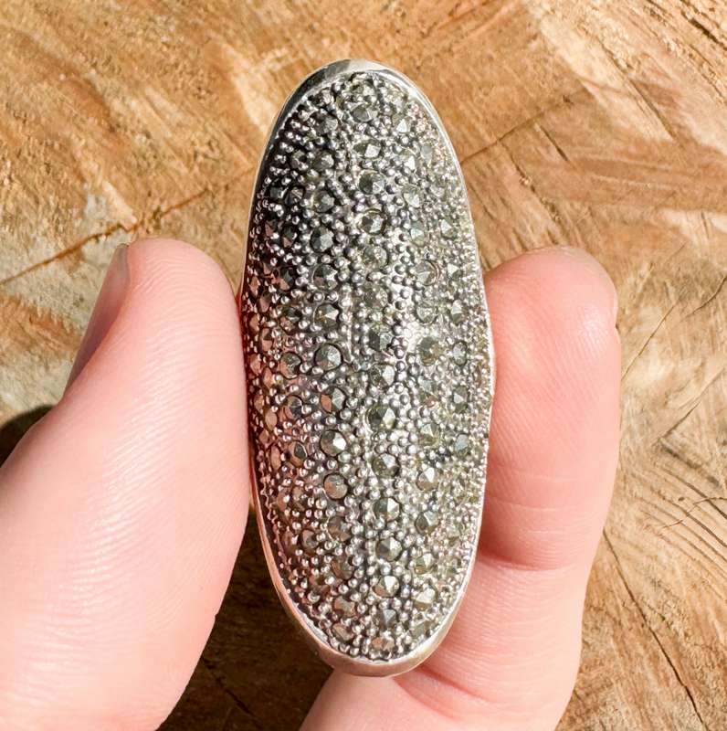 LARGE, LONG & SPLENDID SOLID STERLING SILVER NATURAL MARCASITE RING