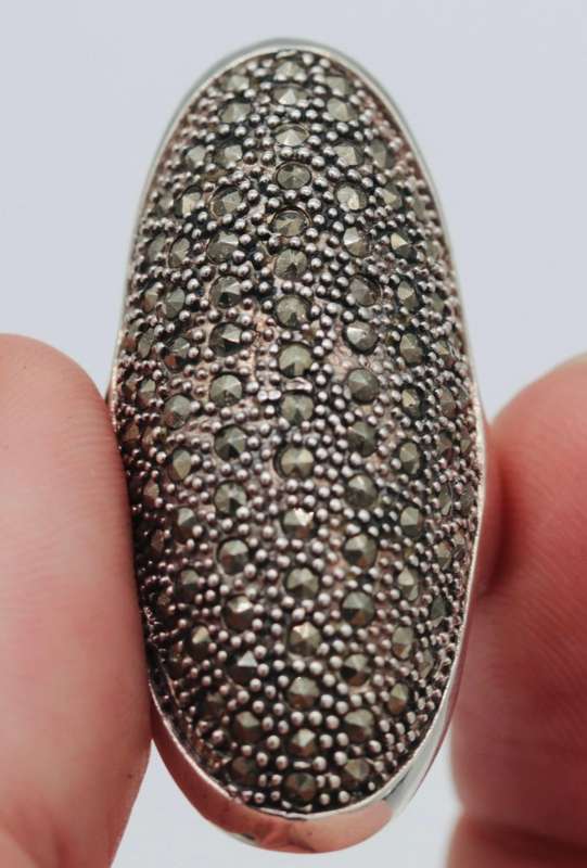 LARGE, LONG & SPLENDID SOLID STERLING SILVER NATURAL MARCASITE RING