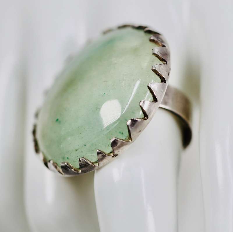 LARGE SOLID STERLING SILVER RING WITH NATURAL PREHNITE GEMSTONE