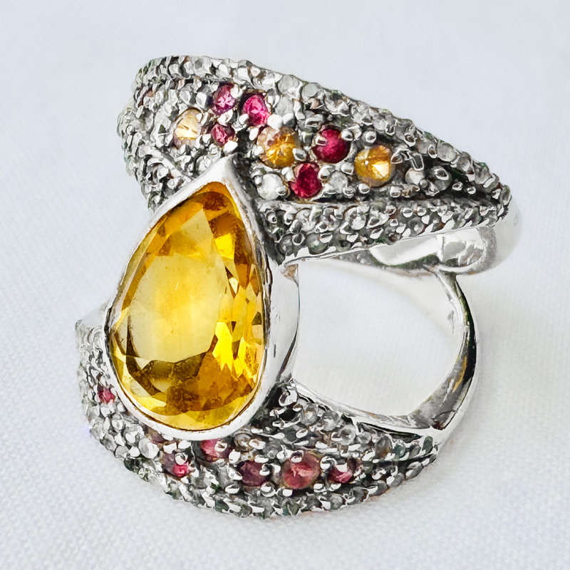 PEAR FACETED NATURAL EARTH-MINED 2,4CT CITRINE STERLING SILVER RING WITH GARNETS