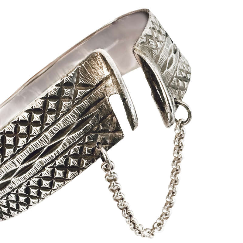 VINTAGE STERLING SILVER BANGLE WITH SAFETY CHAIN "ZEETA" BRAND, SOUTH AFRICA