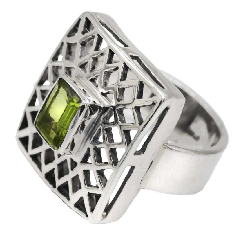 BEAUTIFUL LARGE SOLID STERLING SILVER RING WITH NATURAL PERIDOT & OPENWORK DESIGN
