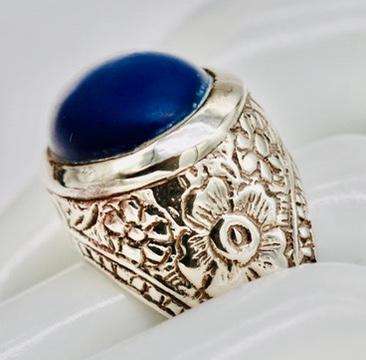 UNUSUAL HANDCRAFTED NATURAL LAPIS LAZULI SOLID STERLING SILVER RING RAISED DOME DESIGN