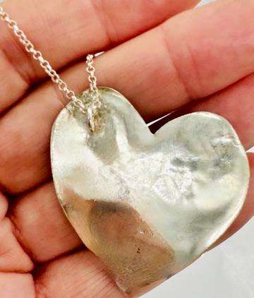 HANDCRAFTED SOLID STERLING SILVER ORGANIC LILY-SHAPED PENDANT WITH NATURAL PEARL