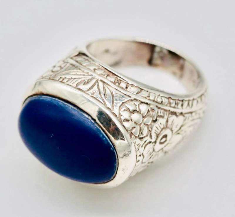 UNUSUAL HANDCRAFTED NATURAL LAPIS LAZULI SOLID STERLING SILVER RING RAISED DOME DESIGN