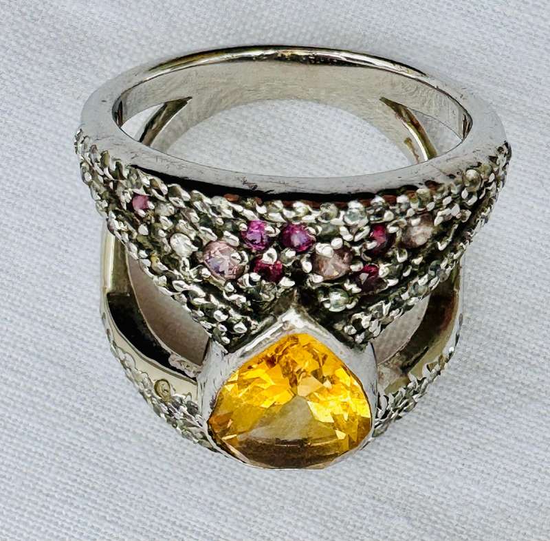 PEAR FACETED NATURAL EARTH-MINED 2,4CT CITRINE STERLING SILVER RING WITH GARNETS