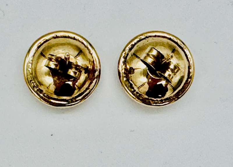9CT YELLOW GOLD PEARL STUD EARRINGS. PINKISH RAINBOW IRIDESCENCE. Classic Bezel set Design