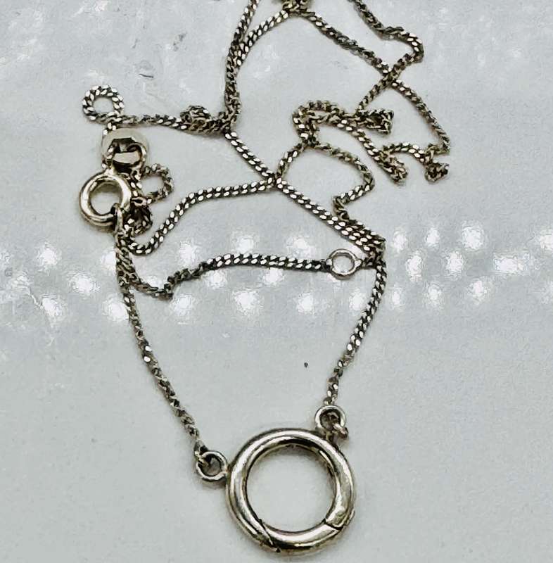 DAINTY STERLING SILVER SPRING HINGE MODERN NECKLACE TO BE WORN AS IS OR WITH ADDED PENDANT