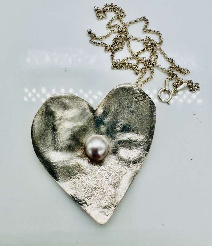 HANDCRAFTED SOLID STERLING SILVER ORGANIC LILY-SHAPED PENDANT WITH NATURAL PEARL