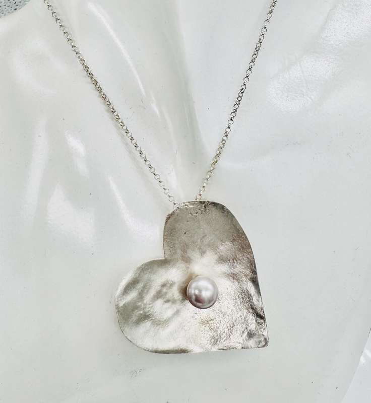 HANDCRAFTED SOLID STERLING SILVER ORGANIC LILY-SHAPED PENDANT WITH NATURAL PEARL