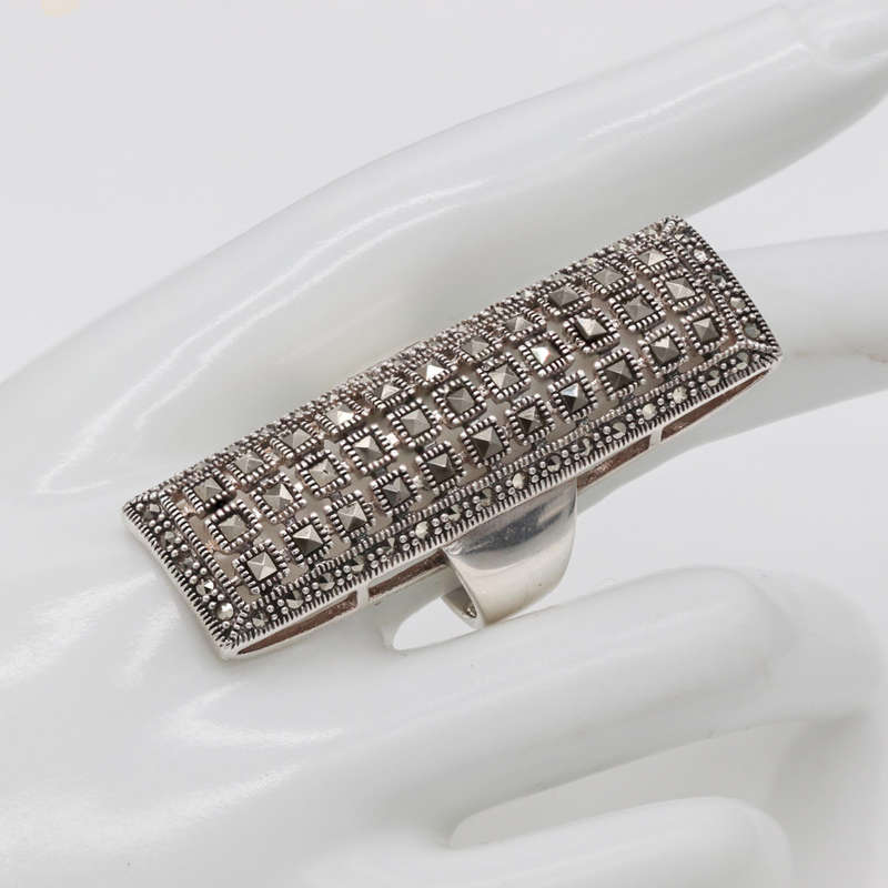 DRAMATIC NATURAL MARCASITE SOLID STERLING SILVER RING. 5,5 cm Long