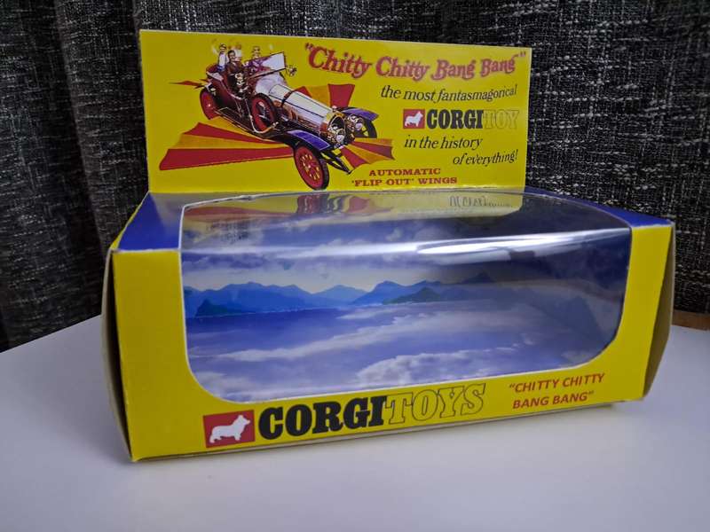 CORGI   Reproduction window boxes with plinths for sale