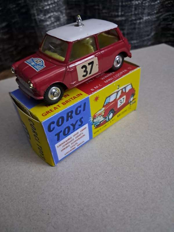 Corgi reproduction boxes