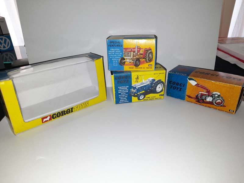 Corgi Farm reproduction normal boxes and window boxes with plinth