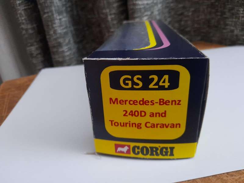 CORGI   Reproduction window boxes with plinths for sale