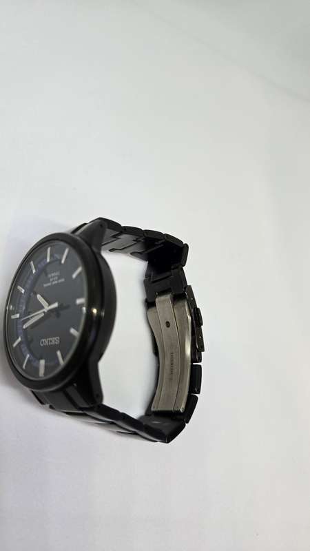 Mens Black Seiko Titanium Solar Watch (Japanese Import)