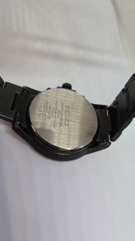 Mens Black Seiko Titanium Solar Watch (Japanese Import)