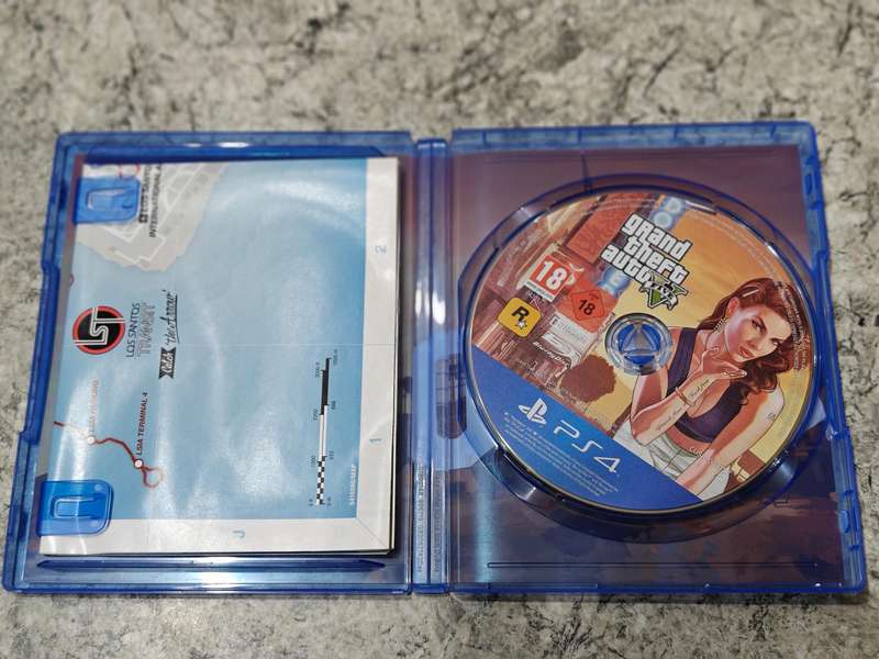 Grand Theft Auto 5 PS4 Great Condition!