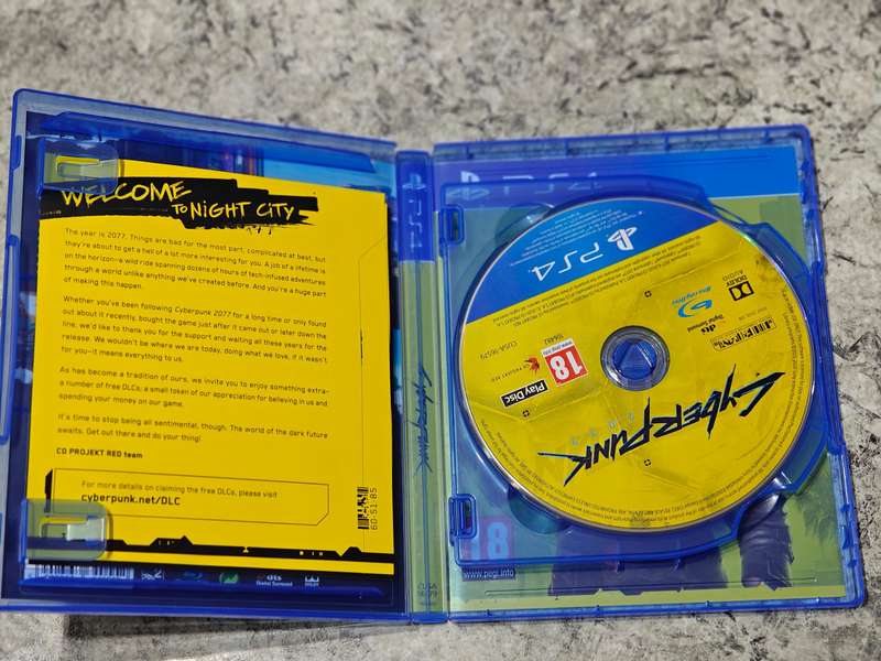 Cyberpunk 2077 Complete With Extras PS4 Like New!