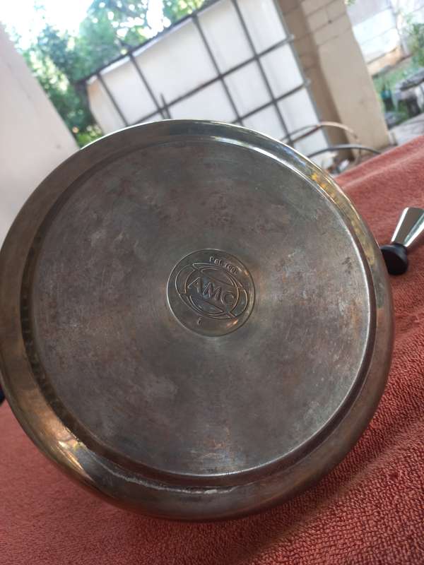 AMG Gourmet whistling Stovetop kettle 2.5L - Induction stove friendly & all other heating sources