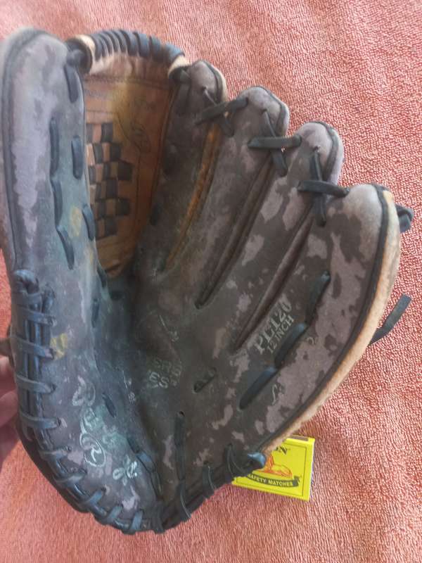 Old Softball/Baseball glove/mitt Rawlings PL120 12 inch