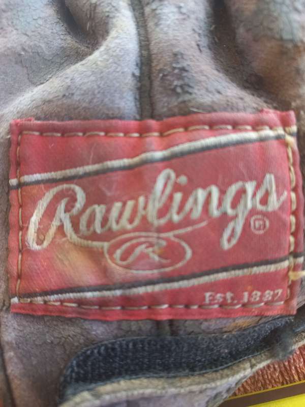 Old Softball/Baseball glove/mitt Rawlings PL120 12 inch