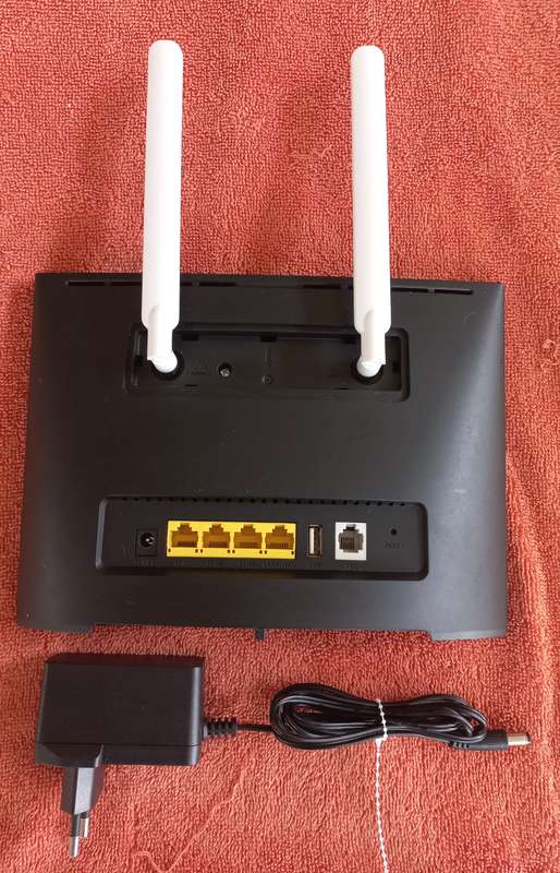 4G/LTE Sim card modem/router, wifi 2.4ghz & 5ghz - OPEN TO ALL CELL NETWORKS - Huawei B525s-65a