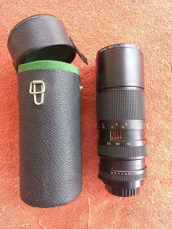 Tokina 90-230mm f/4.5 zoom lens