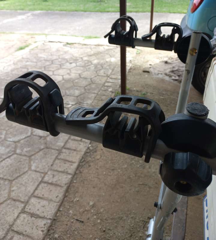 Thule bicycle carrier for automotives - towbar-ball mount - takes 2x cycles - see photos