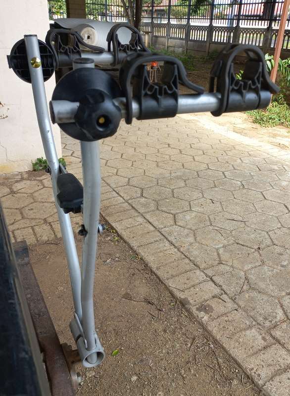 Thule bicycle carrier for automotives - towbar-ball mount - takes 2x cycles - see photos