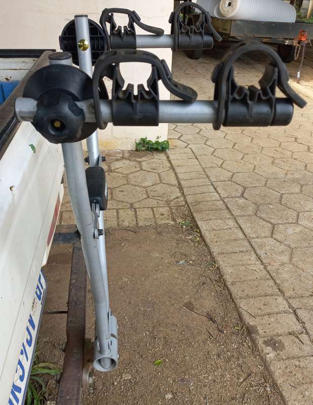 Thule bicycle carrier for automotives - towbar-ball mount - takes 2x cycles - see photos