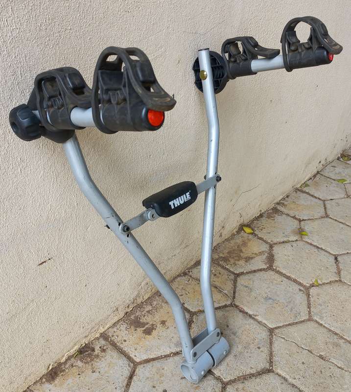 Thule bicycle carrier for automotives - towbar-ball mount - takes 2x cycles - see photos