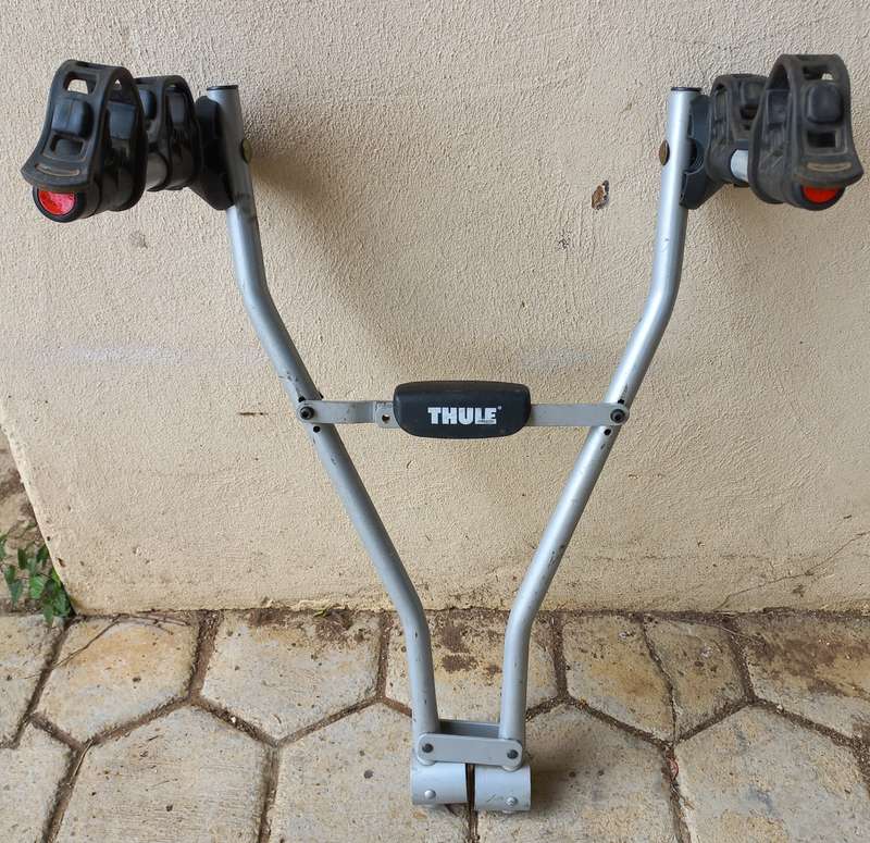 Thule bicycle carrier for automotives - towbar-ball mount - takes 2x cycles - see photos
