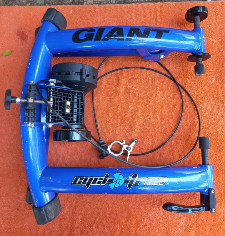 Giant Cyclotron Mag 2 indoor bicycle trainer