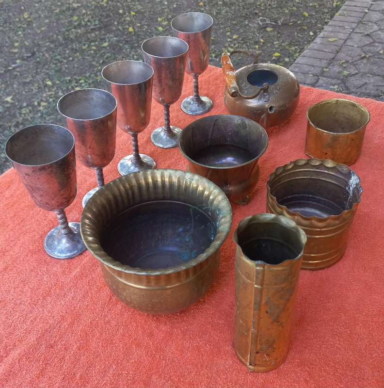 Brass ornaments & silver plated mugs