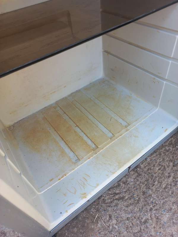 24vdc fridge with small freezer compartment - see photos & description