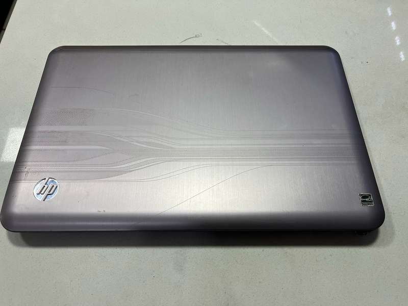 HP Pavilion DV6 screen back cover with Hinges and Hinge Caps