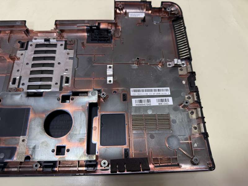 Toshiba Satellite C50D-BA-133 SERIES Base Bottom Case Cover H000047040